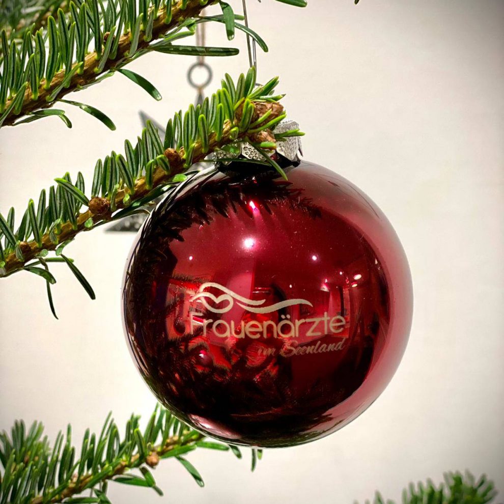 8862705d-d705-4f1a-8af7-540af9ecdf83 Christbaumkugel - Frauenärzte im Seenland